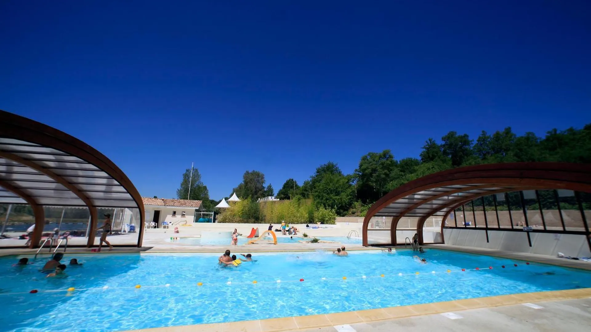 Resort Hameaux Des Lacs 3P 6Pers Monclar-de-Quercy