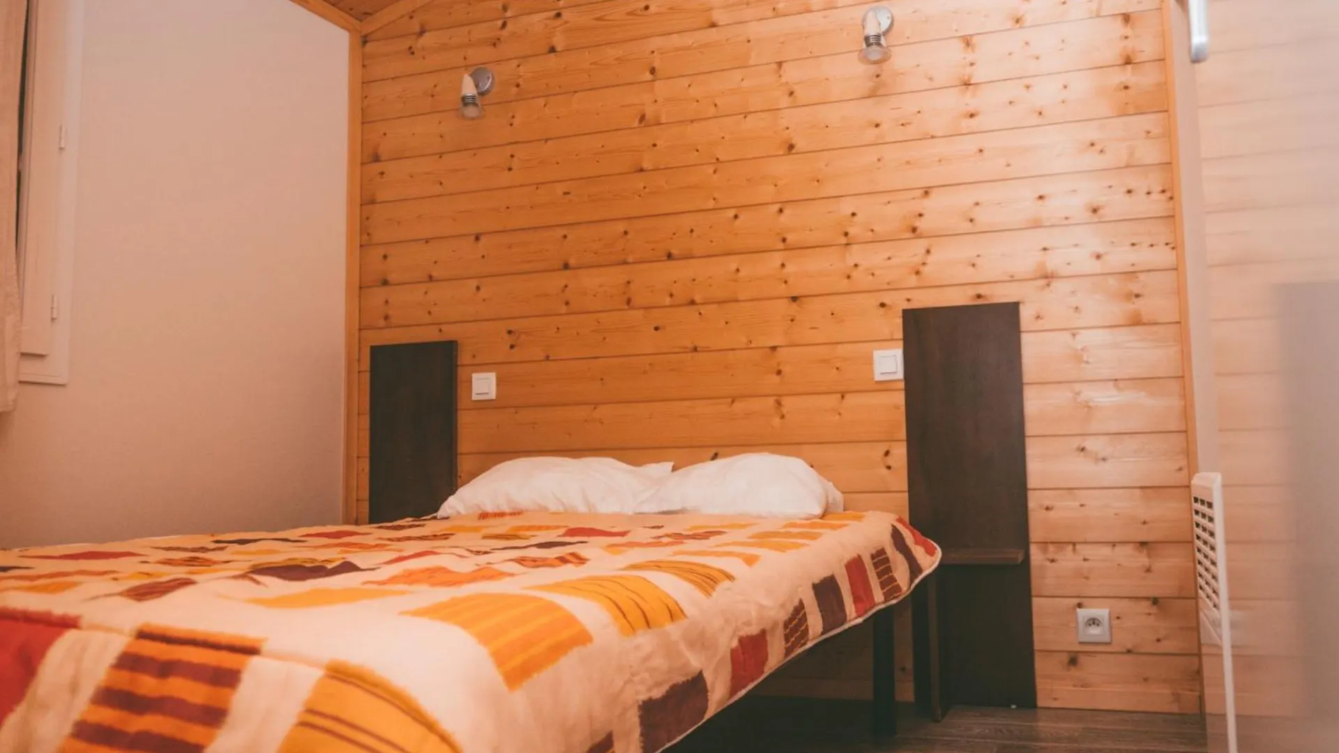 Resort Hameaux Des Lacs 3P 6Pers Monclar-de-Quercy France